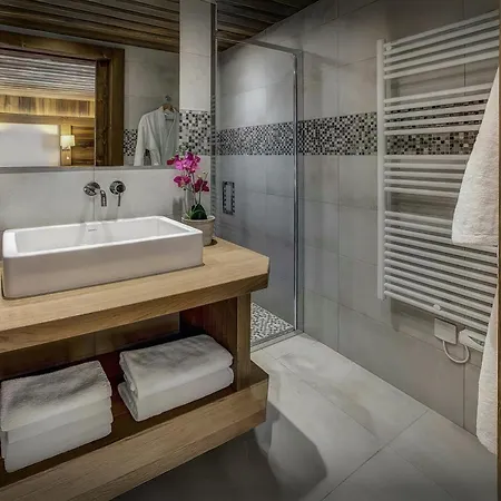 Pralor Le Nova - Ovo Network Chalet *